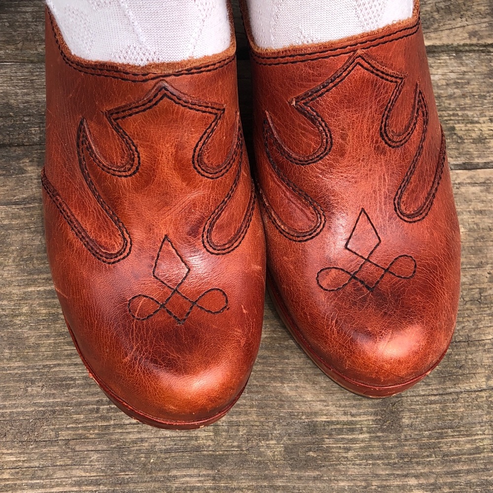 Vintage clogs